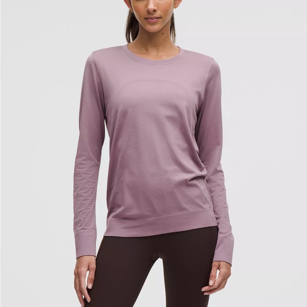 Lululemon Swiftly Relaxed Long-Sleeve Shirt
Hip Length in Lavender Lux